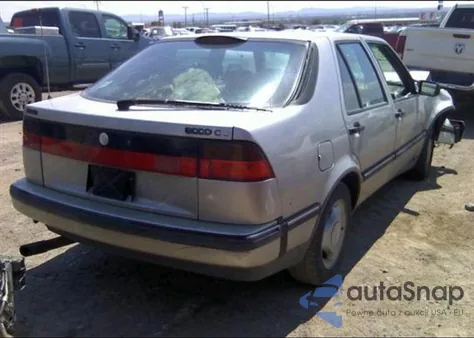 1996 Saab 9000 Cs z USA, uszkodzony, nr VIN YS3CD68UXT1021554